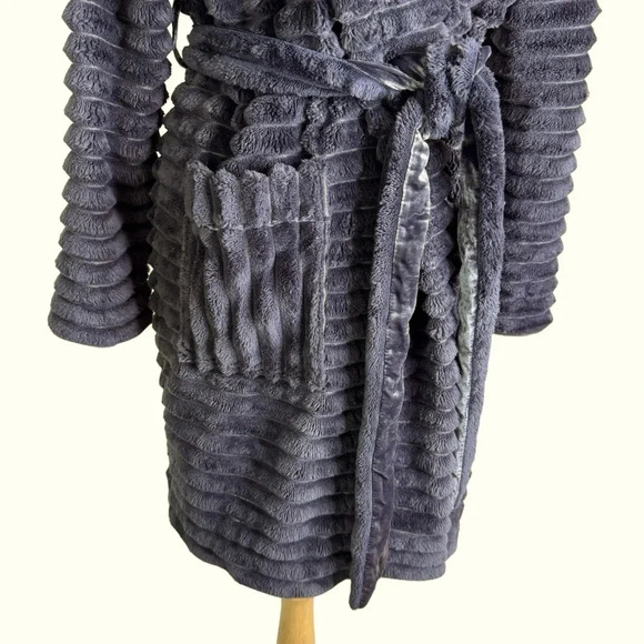 Anthropologie Mariposa Faux Fur Ribbed Wrap Belted Robe Dark Gray Size XS/S - Picture 8 of 11